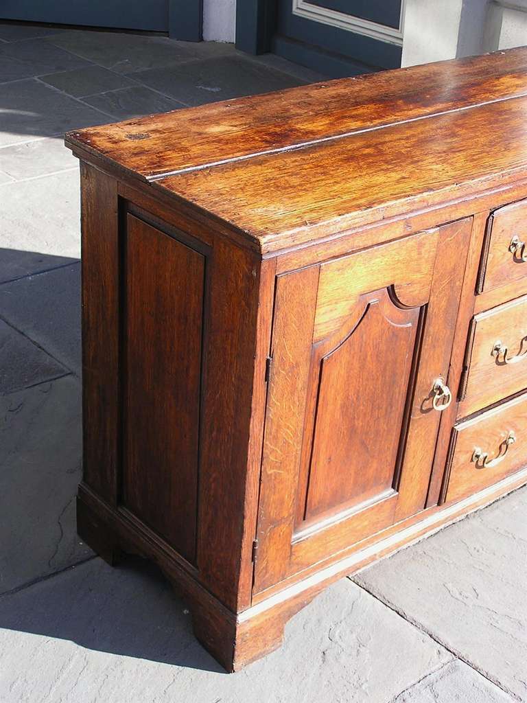 English Oak Sideboard.  Circa 1780 In Excellent Condition For Sale In Hollywood, SC