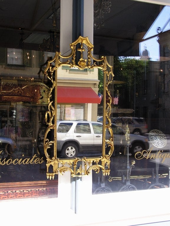 Miroir à fleurs doré italien Excellent état - En vente à Hollywood, SC