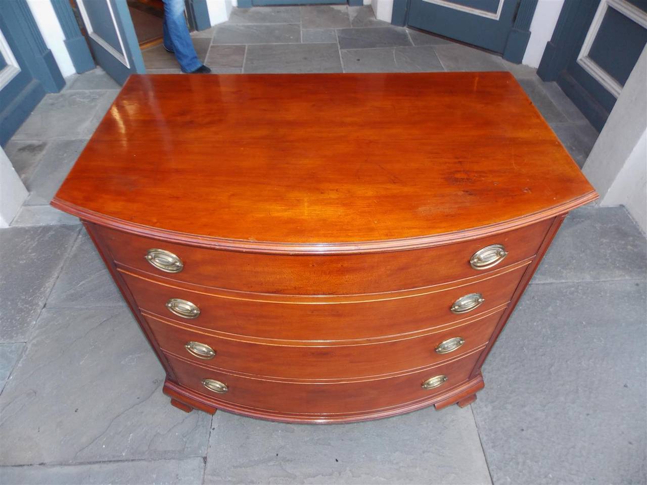 American Cherry Bow Front Graduated Chest of Drawers. Rhode Island.  Circa 1780 In Excellent Condition For Sale In Hollywood, SC