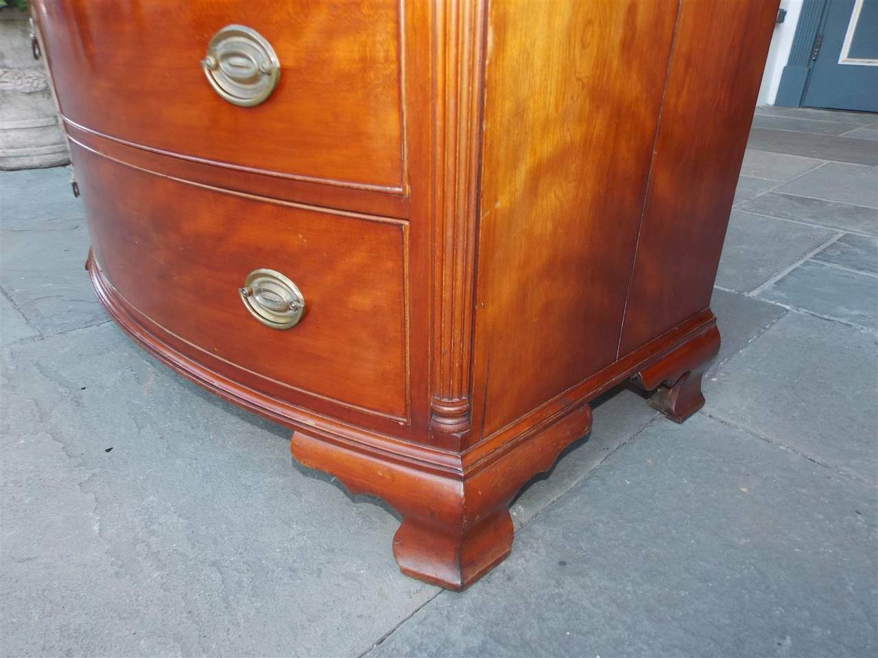 American Cherry Bow Front Graduated Chest of Drawers. Rhode Island.  Circa 1780 For Sale 2