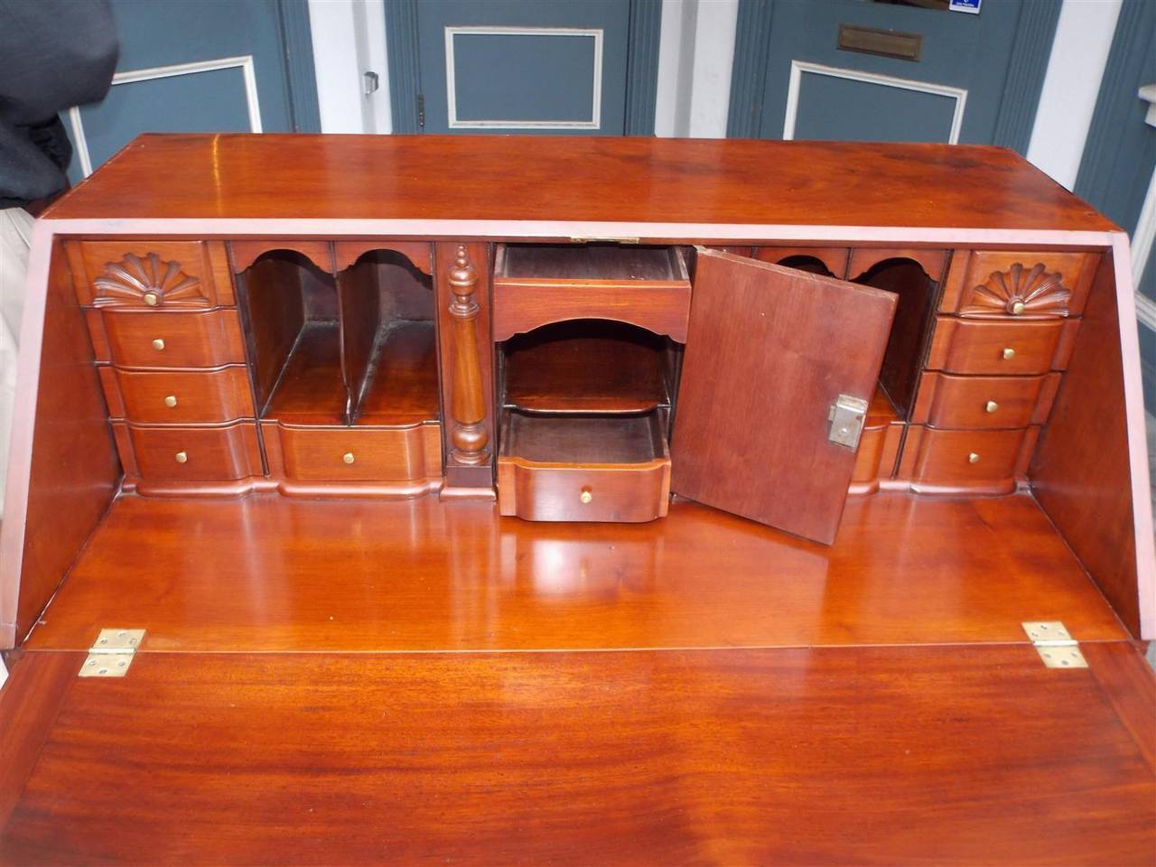 18th Century and Earlier American Chippendale Mahogany Oxbow Slant Top Desk. Boston, Circa 1770 For Sale