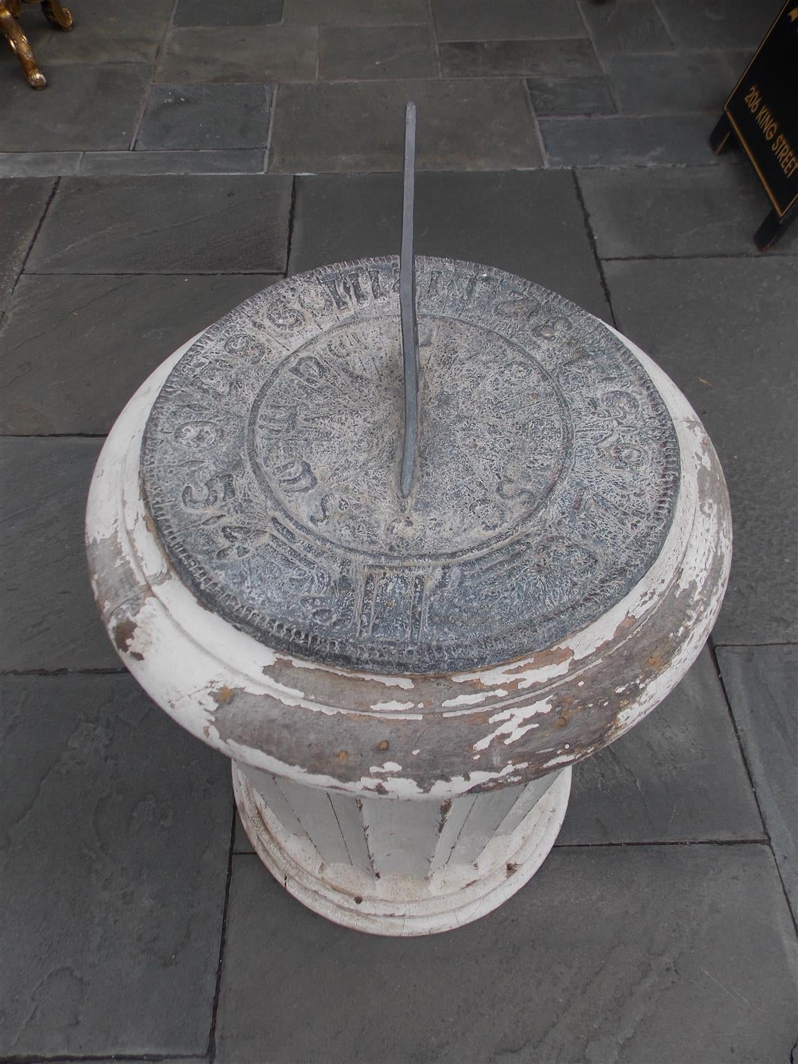 English Lead Sundial On Painted Wood Base . Circa 1840 In Excellent Condition For Sale In Hollywood, SC