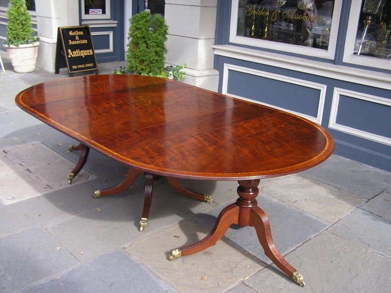Irish Oval Dining Room Table In Excellent Condition In Hollywood, SC