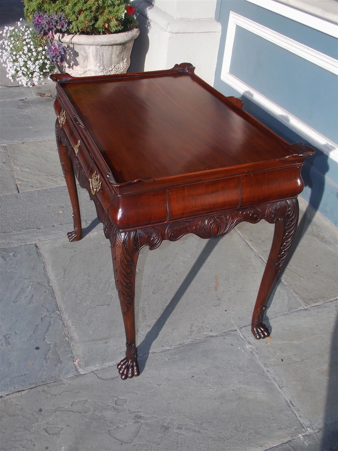 Irish Chippendale Mahogany Dessert Table, Circa 1780 In Excellent Condition For Sale In Hollywood, SC
