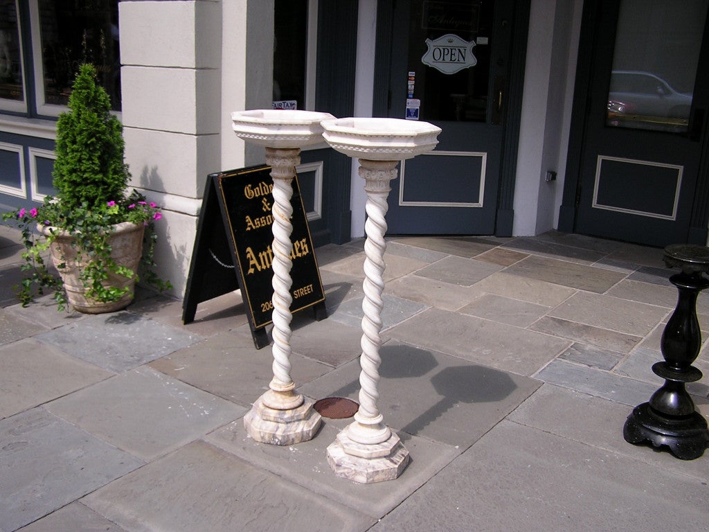 Pair of Italian Marble Bird Baths In Excellent Condition In Hollywood, SC