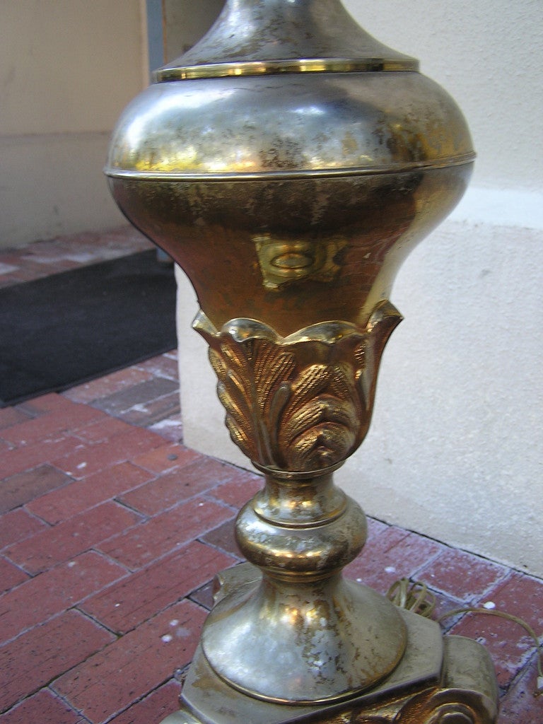 Stehlampe aus vergoldeter Bronze (19. Jahrhundert) im Angebot