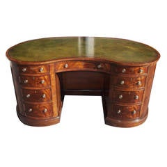 American Regency Walnut Leather Top Kidney Desk, Circa 1780 4