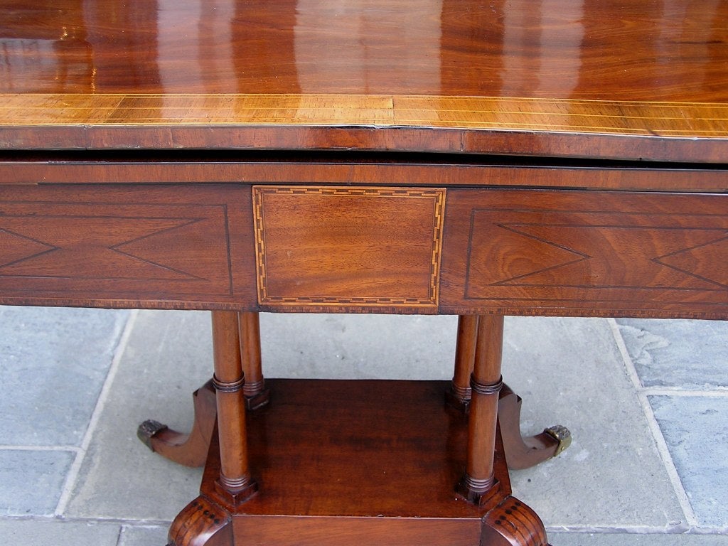 English Mahogany Satinwood and Ebony Inlaid Hinged Game Table, Circa 1800 In Good Condition For Sale In Hollywood, SC