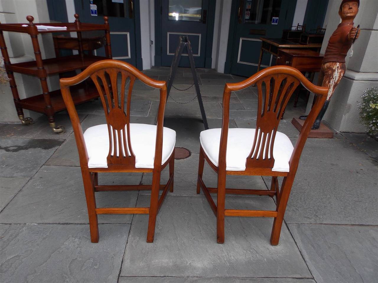 Set of Six American Hepplewhite Mahogany Carved Wheat Sheaths Side Chairs C 1810 For Sale 2