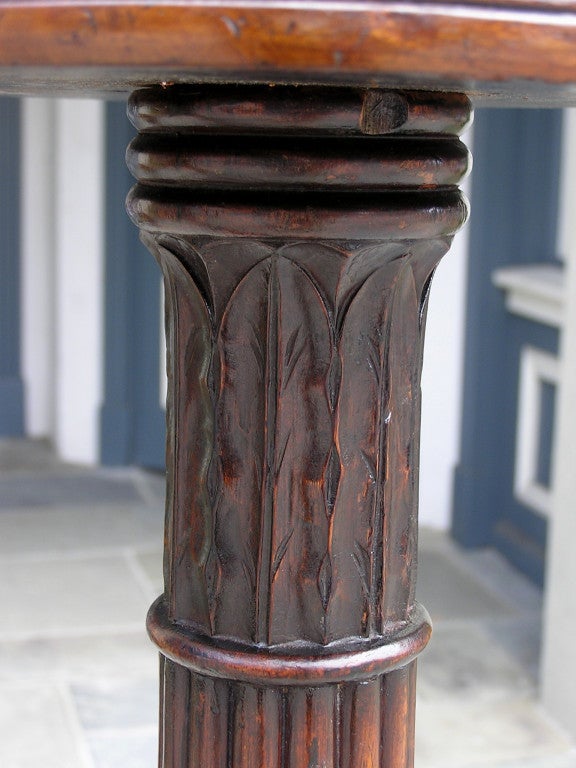 Late 18th Century Pair of English Mahogany Foliate and Reeded Dish Top Tripod Pedestals, C. 1780 For Sale