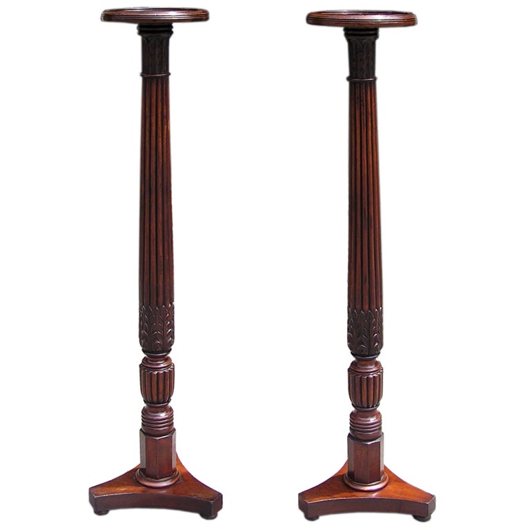 Pair of English Mahogany Foliate and Reeded Dish Top Tripod Pedestals, C. 1780 For Sale