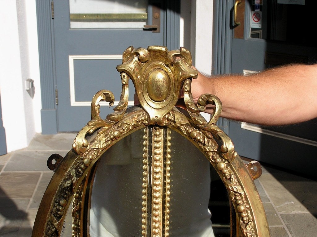 Pair of English Gilt Hanging Corner Wall Brackets For Sale 1