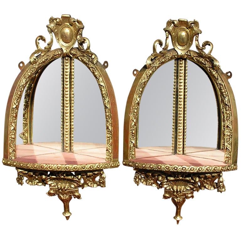 Pair of English Gilt Hanging Corner Wall Brackets For Sale