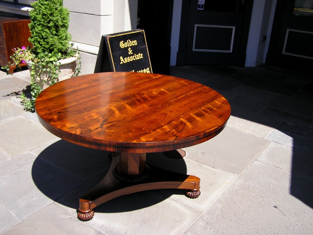 English Rosewood Center table In Excellent Condition In Hollywood, SC
