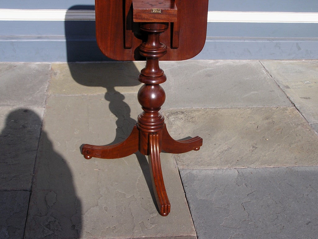 American Mahogany Candle Stand  (Baltimore) For Sale 6