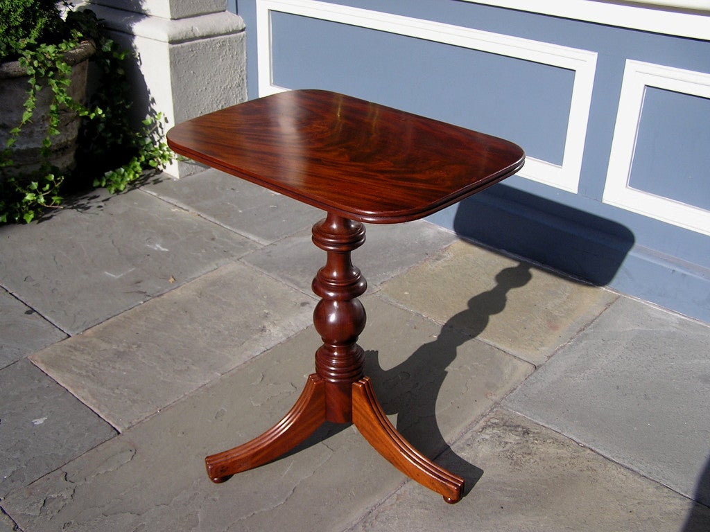 American Mahogany Candle Stand  (Baltimore) In Excellent Condition For Sale In Hollywood, SC