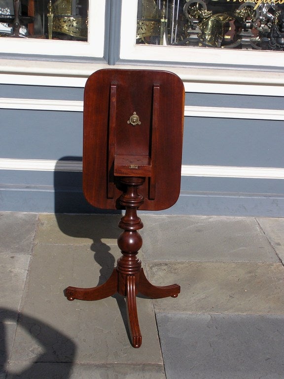 American Mahogany Candle Stand  (Baltimore) For Sale 4