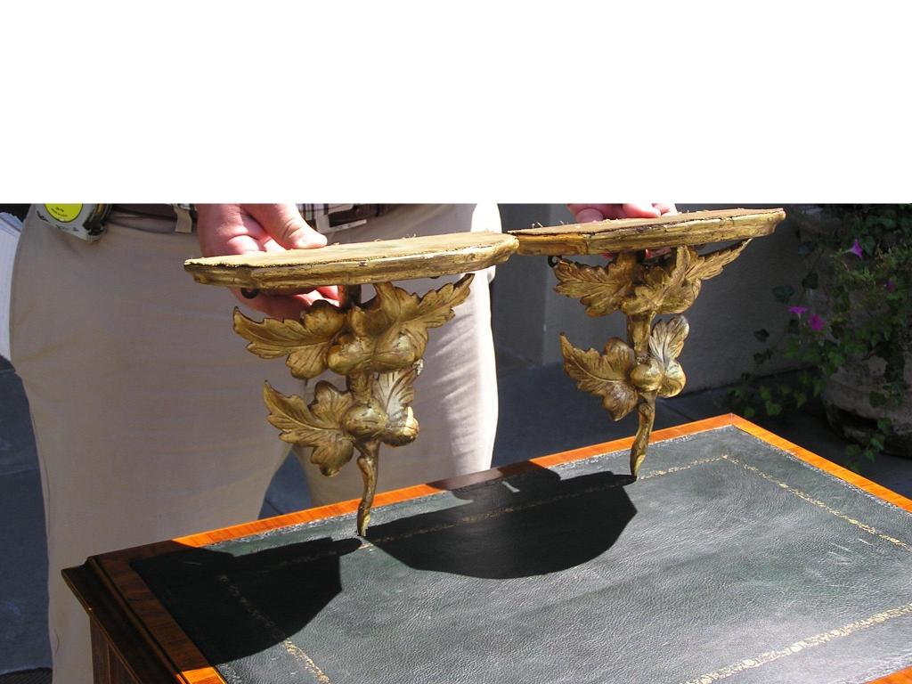 Pair of American Gilded Wall Brackets In Excellent Condition For Sale In Hollywood, SC