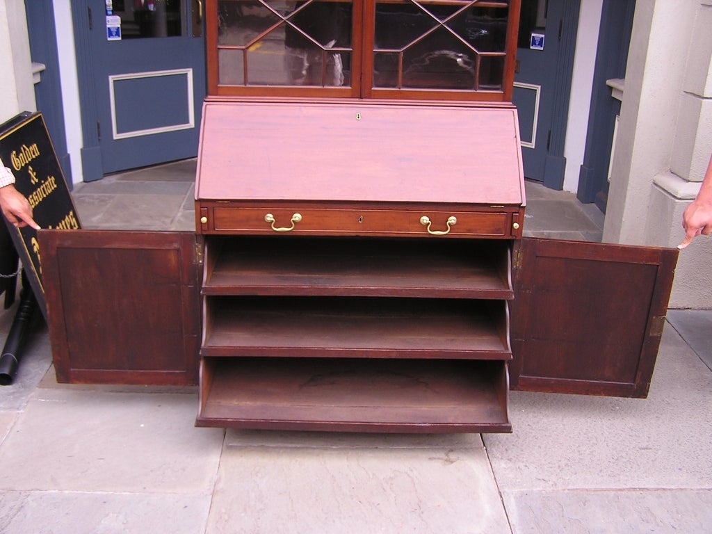 Fine XVIII secolo Libreria Chippendale inglese in mogano con cassetti interni, C.C. 1770 in vendita