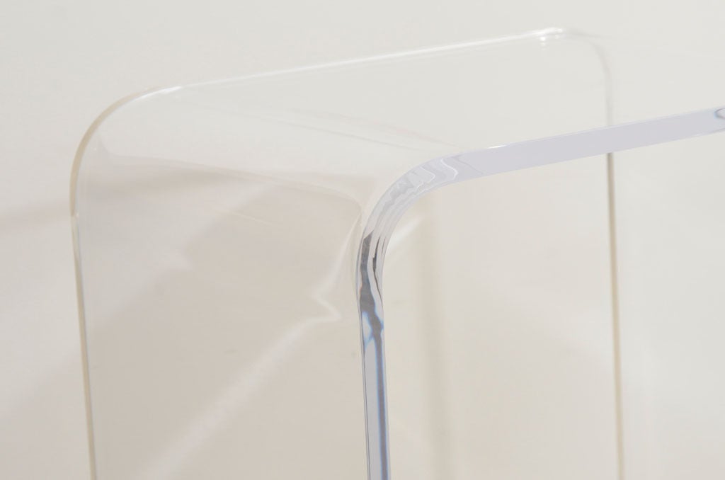 Timeless Mid Century Modern Style Waterfall Lucite Side Tables In Excellent Condition In New York, NY