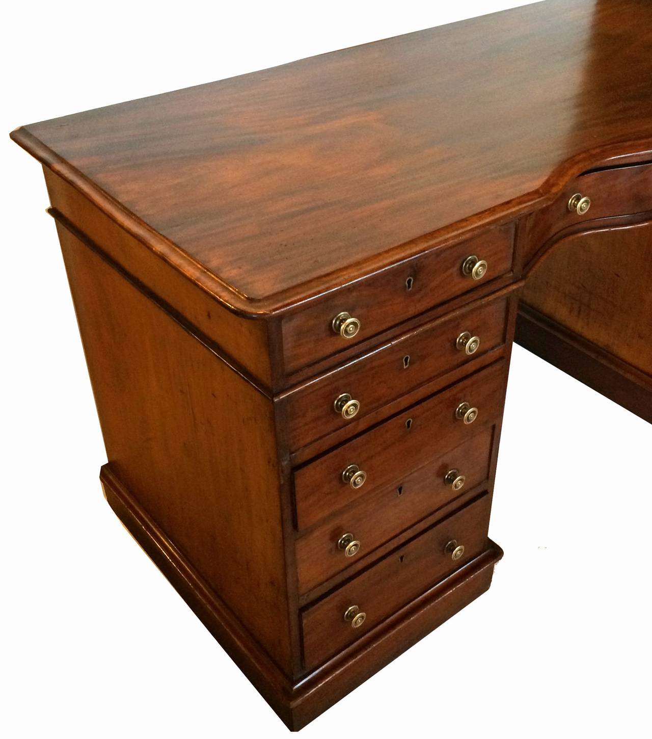 English 19th Century Regency Style Mahogany, Double-Pedestal Desk In Excellent Condition In Louisville, KY