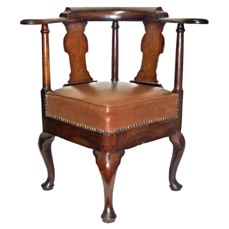 Early 18th Century George I Walnut Roundabout Corner Chair For Sale
