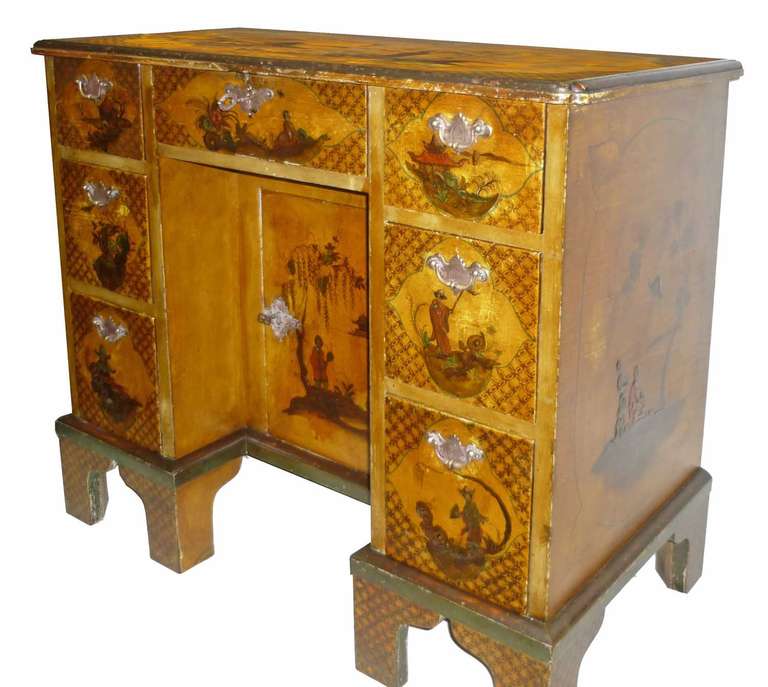 George III Style Mustard Yellow Chinoiserie Japanned Kneehole Desk, 19th Century For Sale 1