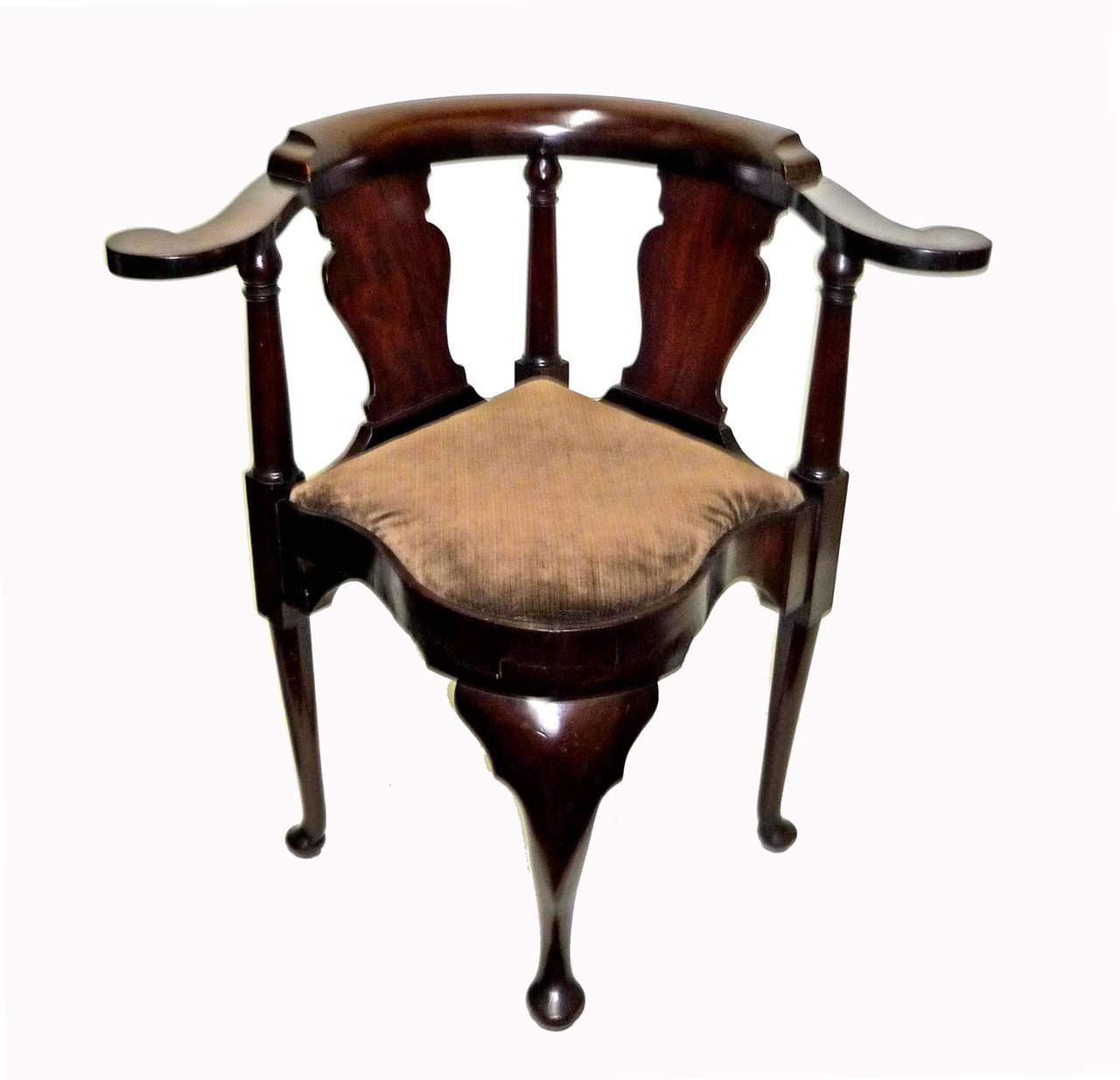 British George II Mahogany Corner Chair, 18th Century For Sale
