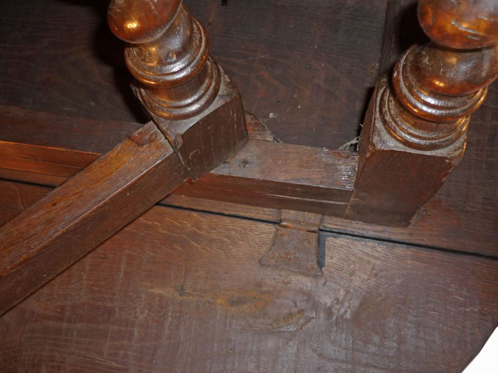 18th Century and Earlier William and Mary Style Oak Drop Leaf Dining Table