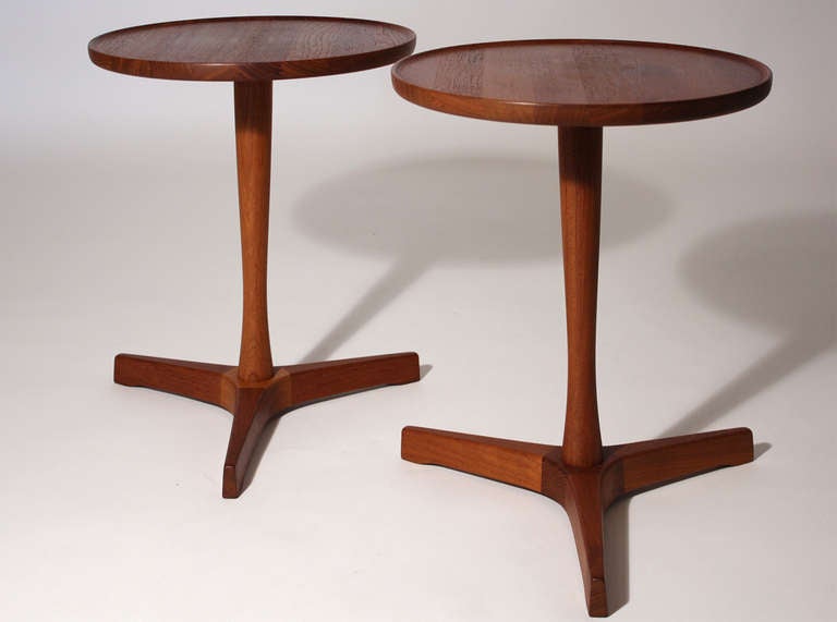 A pair of side tables designed by Hans C Andersen for Artex, Denmark. Excellent original condition.