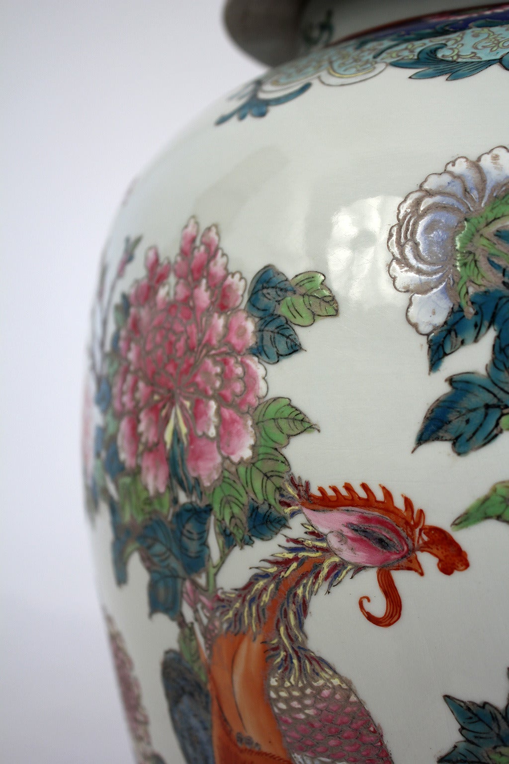 Antique Chinese Lidded Floor Vase In Excellent Condition For Sale In San Diego, CA