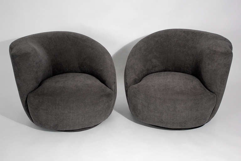 Vladimir Kagan for Directional Pair of Nautilus Chairs In Excellent Condition In San Diego, CA