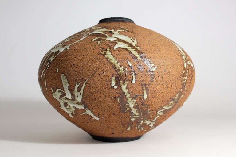An excellent, large bulbous ceramic vase form by Vivika and Otto Heino. Perfect condition.