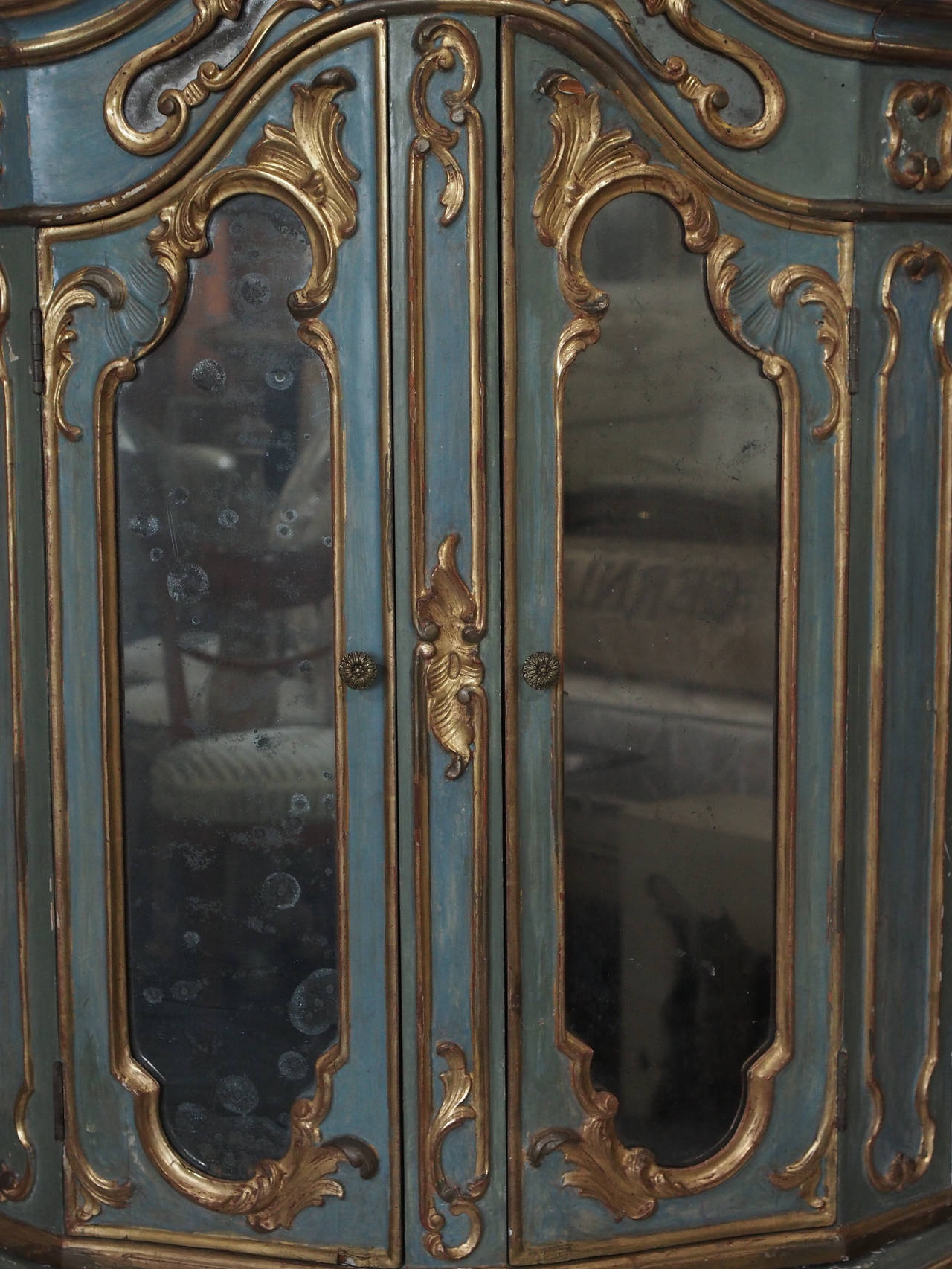 19th Century Italian Mirrored Corner Cabinet 1