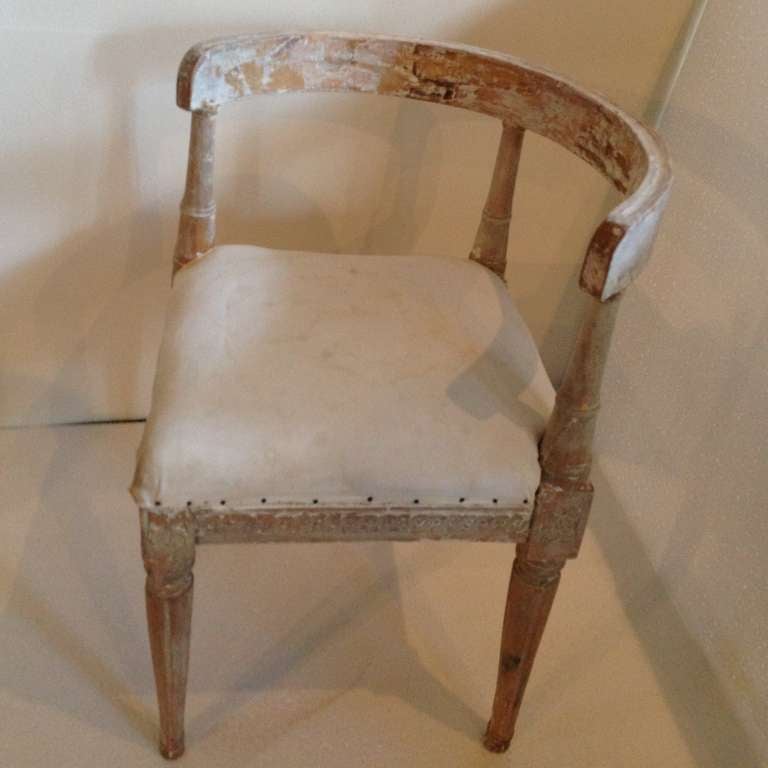 18th Century Swedish Corner Chair with Original Patina In Good Condition In New Orleans, LA