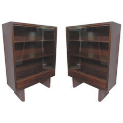 Pair of Display Cabinets (Vitrines) by Gilbert Rohde for Herman Miller