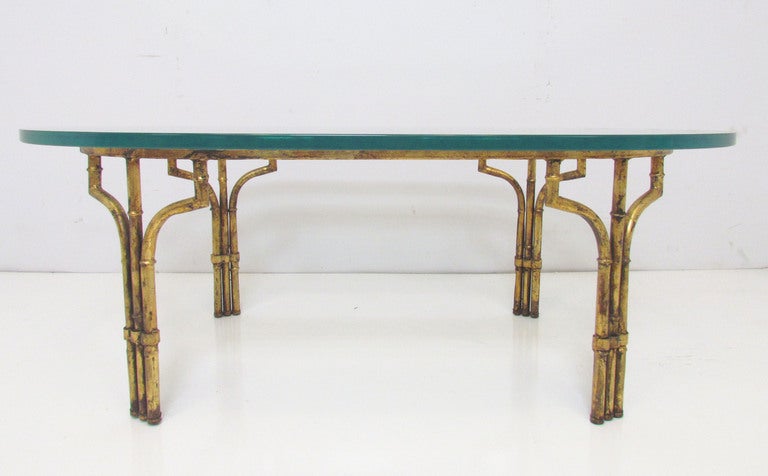 Hollywood Regency style faux bamboo coffee table in gilt metal, with 3/4