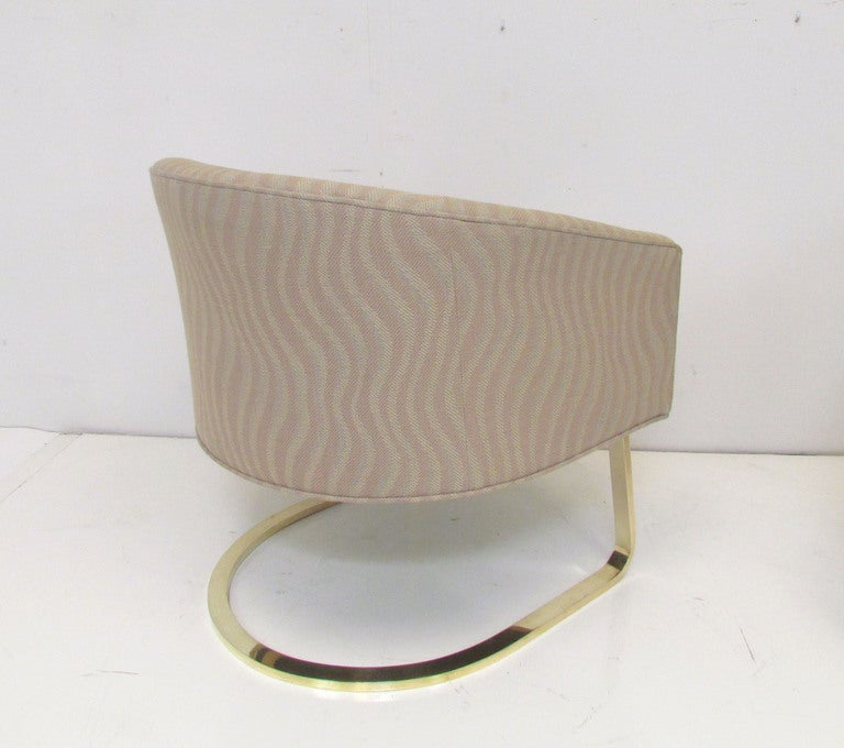 American Pair of Cantilever Lounge Chairs in Solid Brass ca. 1970s