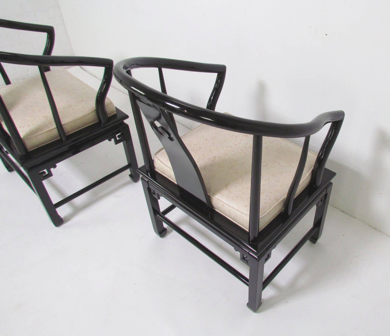 Pair of James Mont Style Ming Armchairs in Black Lacquer In Good Condition In Peabody, MA