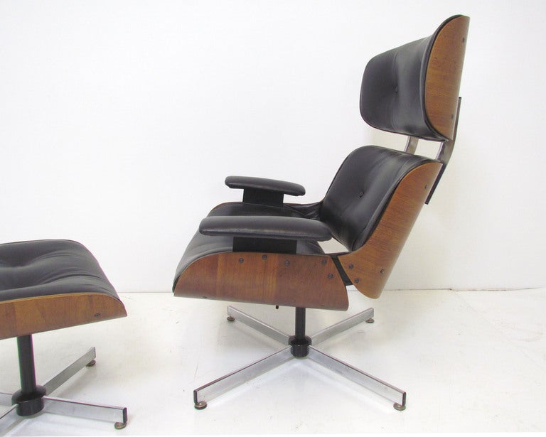Mid-Century Modern Mid-Century Leather & Walnut High Back Swivel Lounge Chair & Ottoman by Plycraft