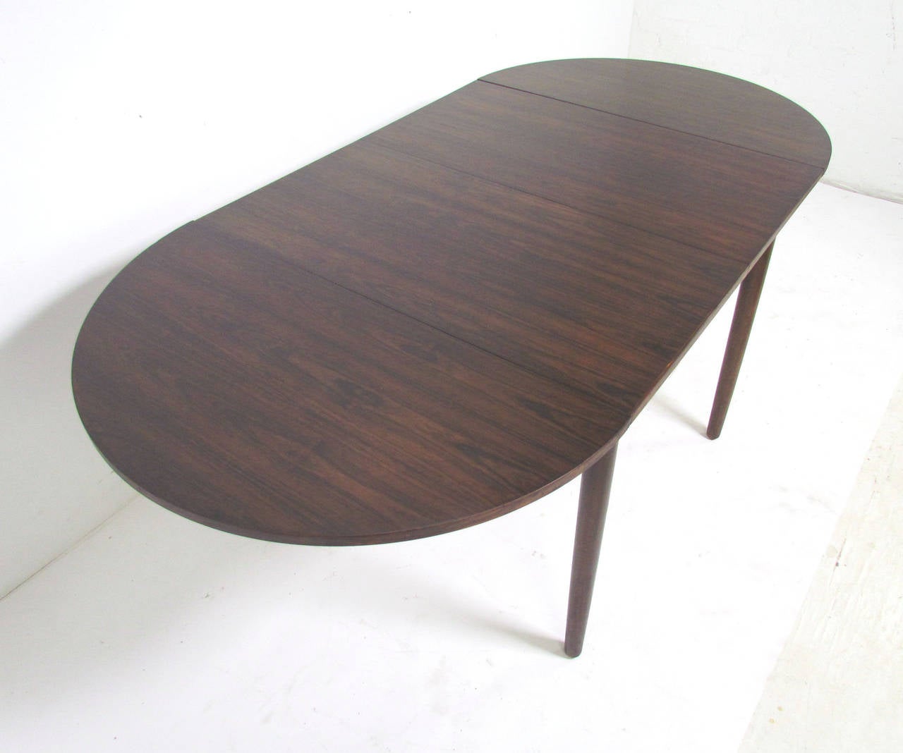 Drop-Leaf Expandable Danish Rosewood Dining Table by Arne Vodder In Good Condition In Peabody, MA