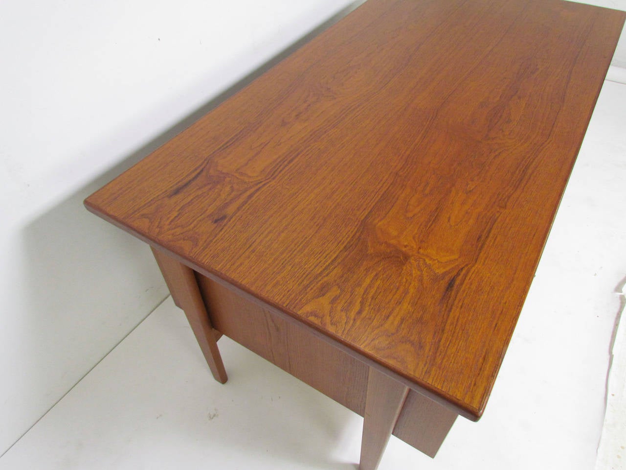 Danish Teak Bookcase Kneehole Desk by Kai Kristiansen In Excellent Condition In Peabody, MA