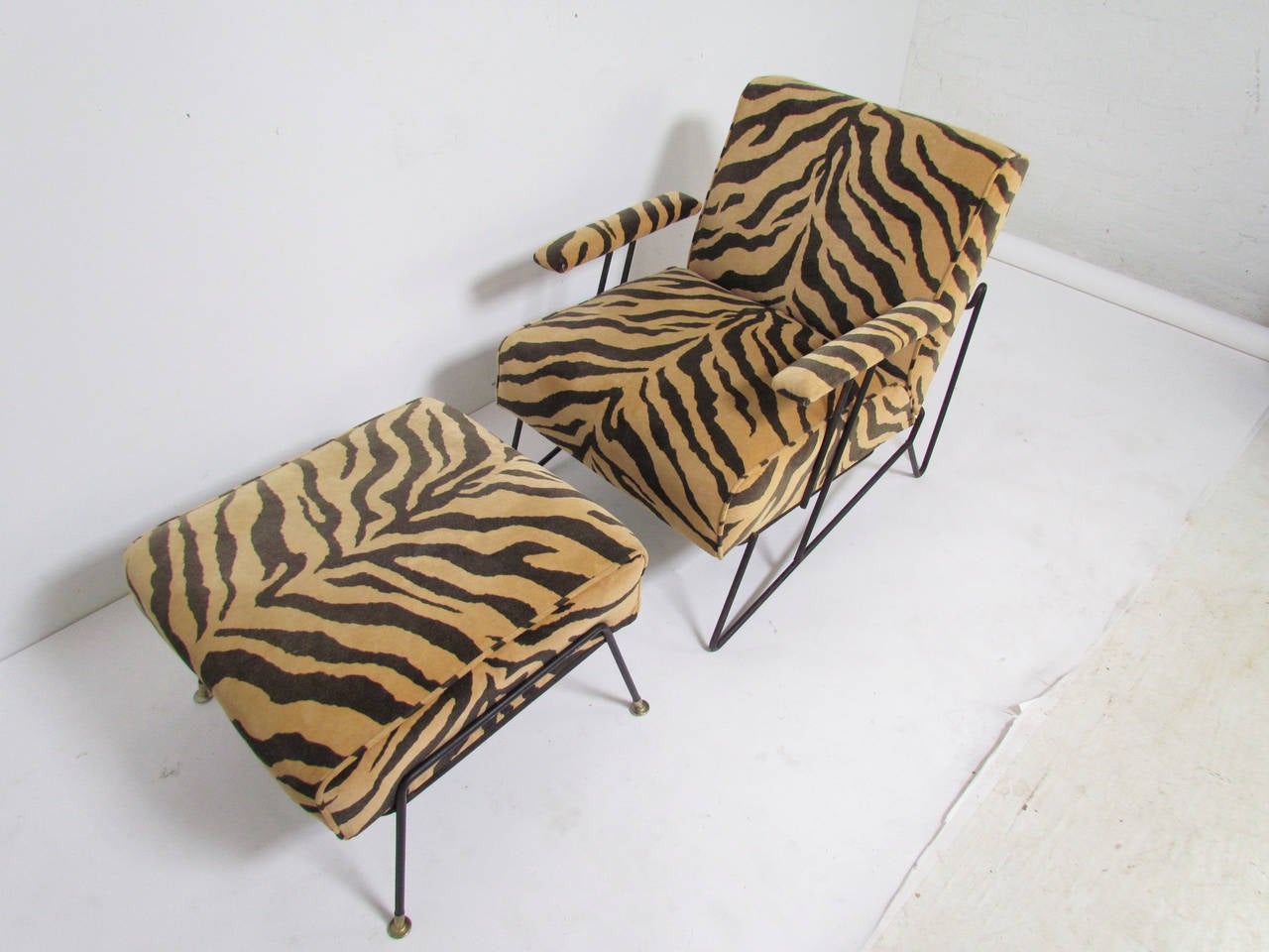 Mid-20th Century Sculptural Wrought Iron Lounge Chair and Ottoman by Dorothy Schindele