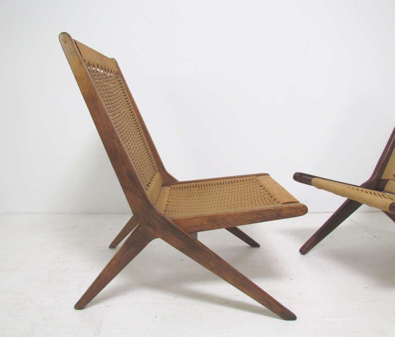 Italian Pair of Mid-Century Modern Rope Folding Scissor Lounge Chairs ca. 1960s
