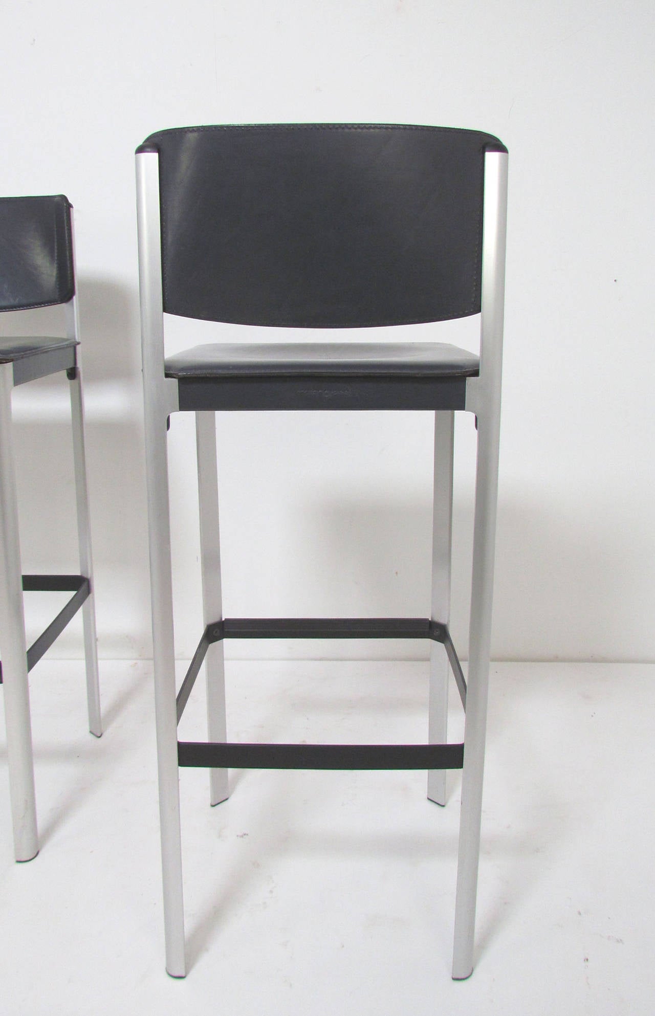 Set of Three Italian Leather Bar Stools by Matteograssi In Good Condition In Peabody, MA