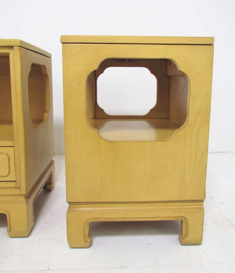Pair of Hollywood Regency Night Stands / End Tables ca. 1960s 4