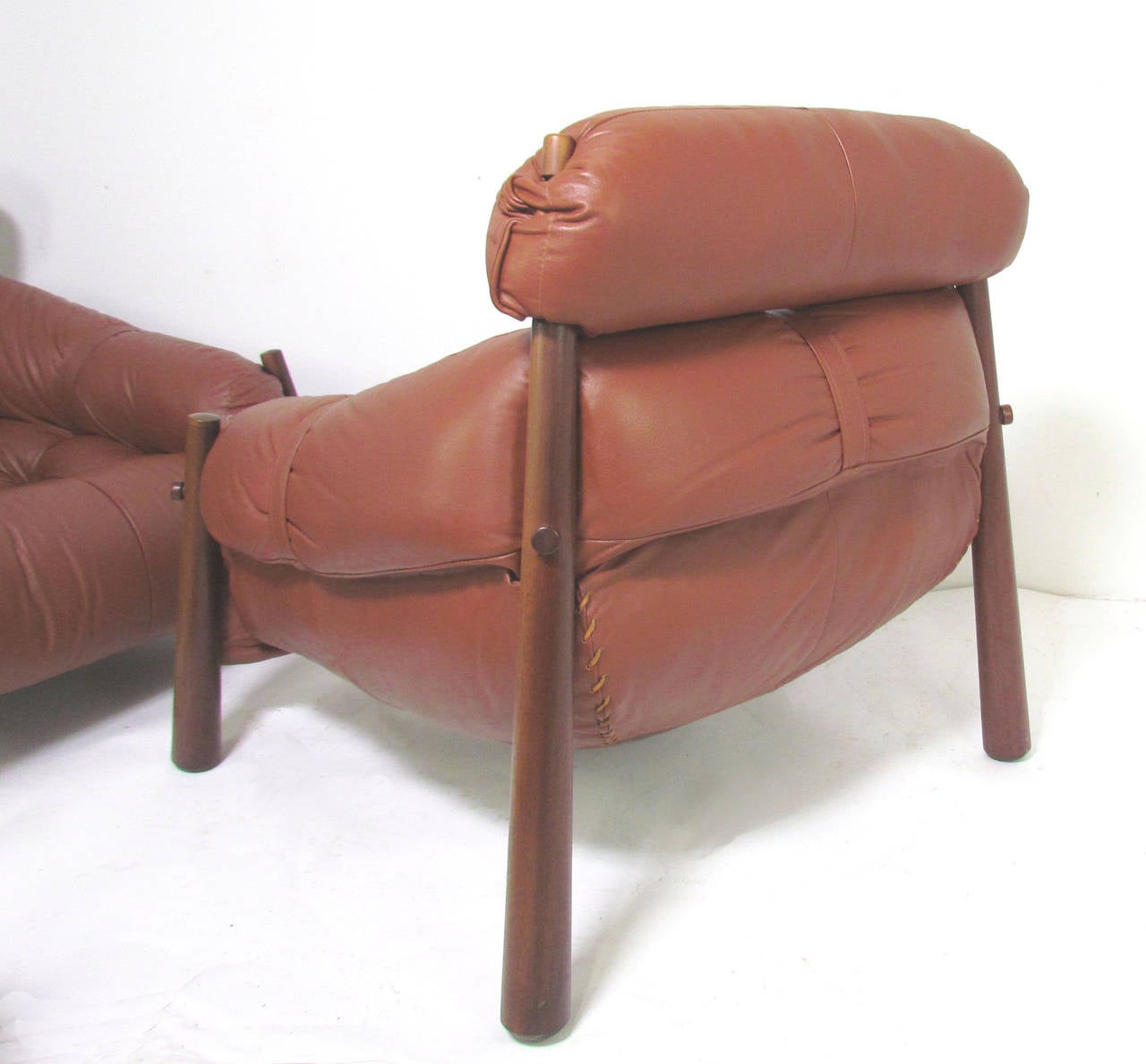 Brazilian Pair of Leather and Jacaranda Lounge Chairs and Ottoman by Lafer 3