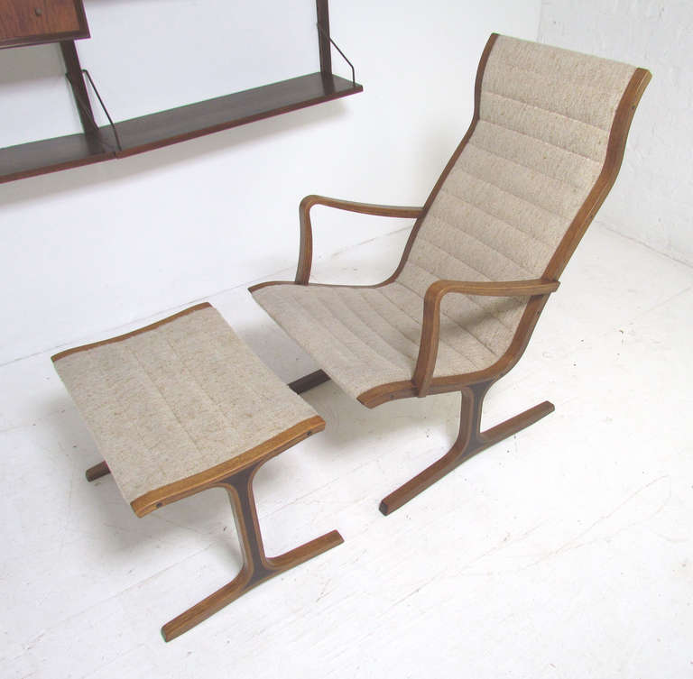Sculptural Lounge Chair and Ottoman by Mitsumasa Sugasawa for Tendo Mokko In Good Condition In Peabody, MA