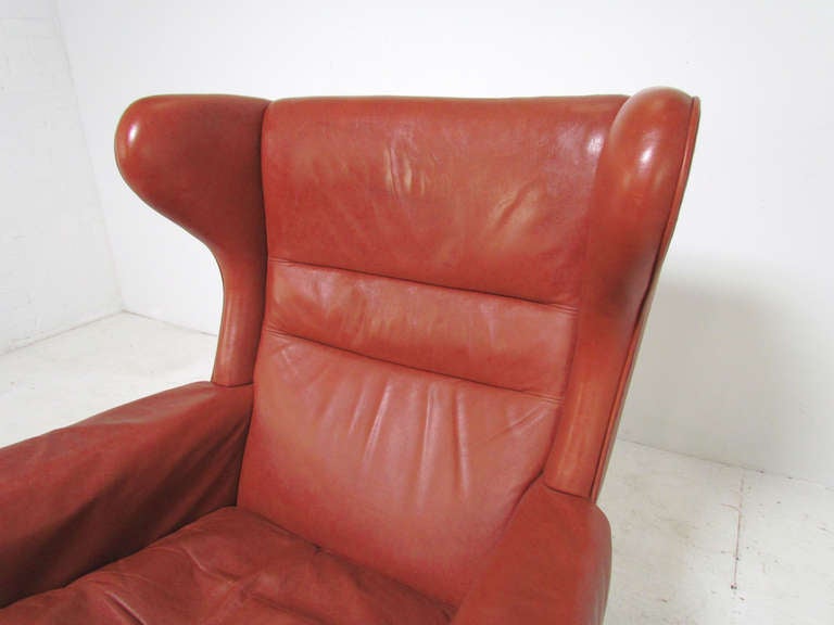 Rare Wingback Lounge Chair in Leather by Hans Wegner 2