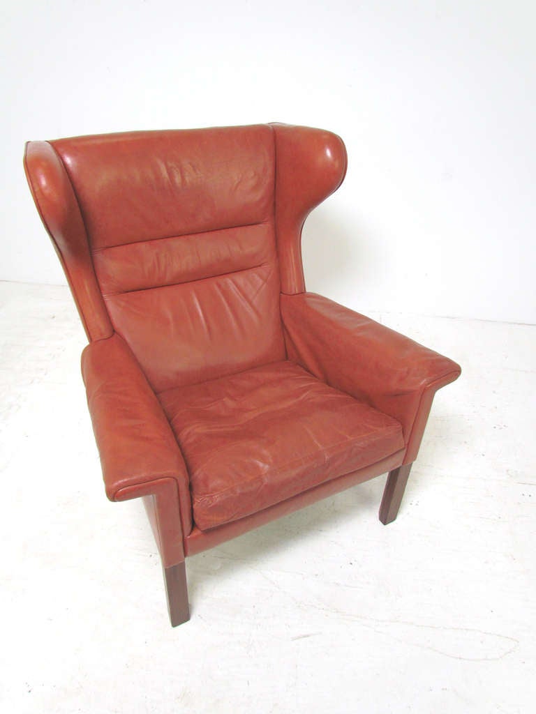 Rare Wingback Lounge Chair in Leather by Hans Wegner 3